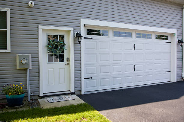 24/7 Emergency Garage Door Panel Replacement experts in South Venice, FL